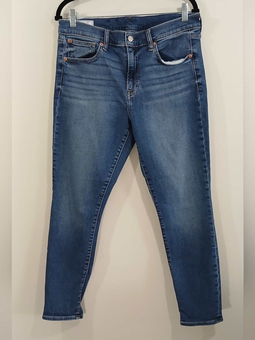 Gap True Skinny Mid Rise Jeans Women’s Size 32 / 14R Medium Wash Stretch Denim